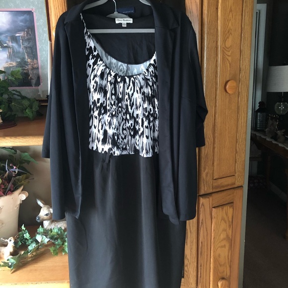 Dress is 18W material is linen and cotton - Picture 1 of 13